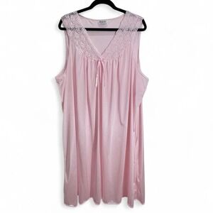 Vintage Vanity Fair pink lace trim nightgown with bow pearl details Size XXL